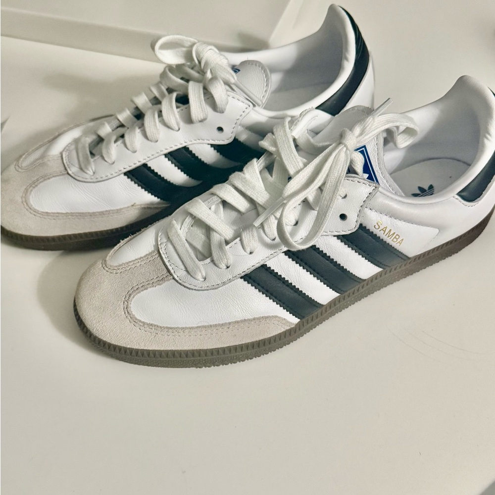 Adidas Sneakers